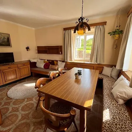 Hubenbauer - Mit Garten Und Parkplatz *