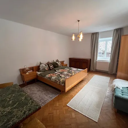 Hubenbauer - Mit Garten Und Parkplatz *