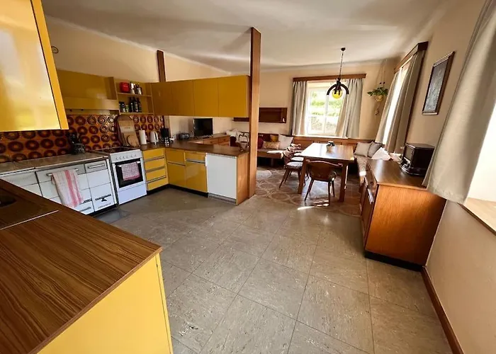 Hubenbauer - Mit Garten Und Parkplatz Unzmarkt